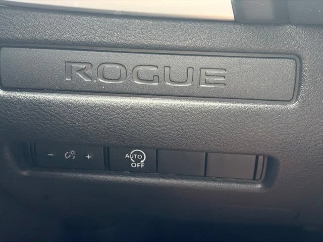 Used 2026 Nissan Rogue S FWD image 29