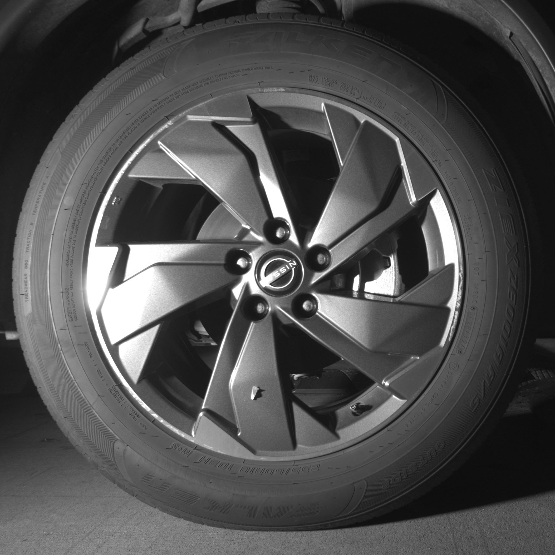 Used 2025 Nissan Rogue SV FWD image 13
