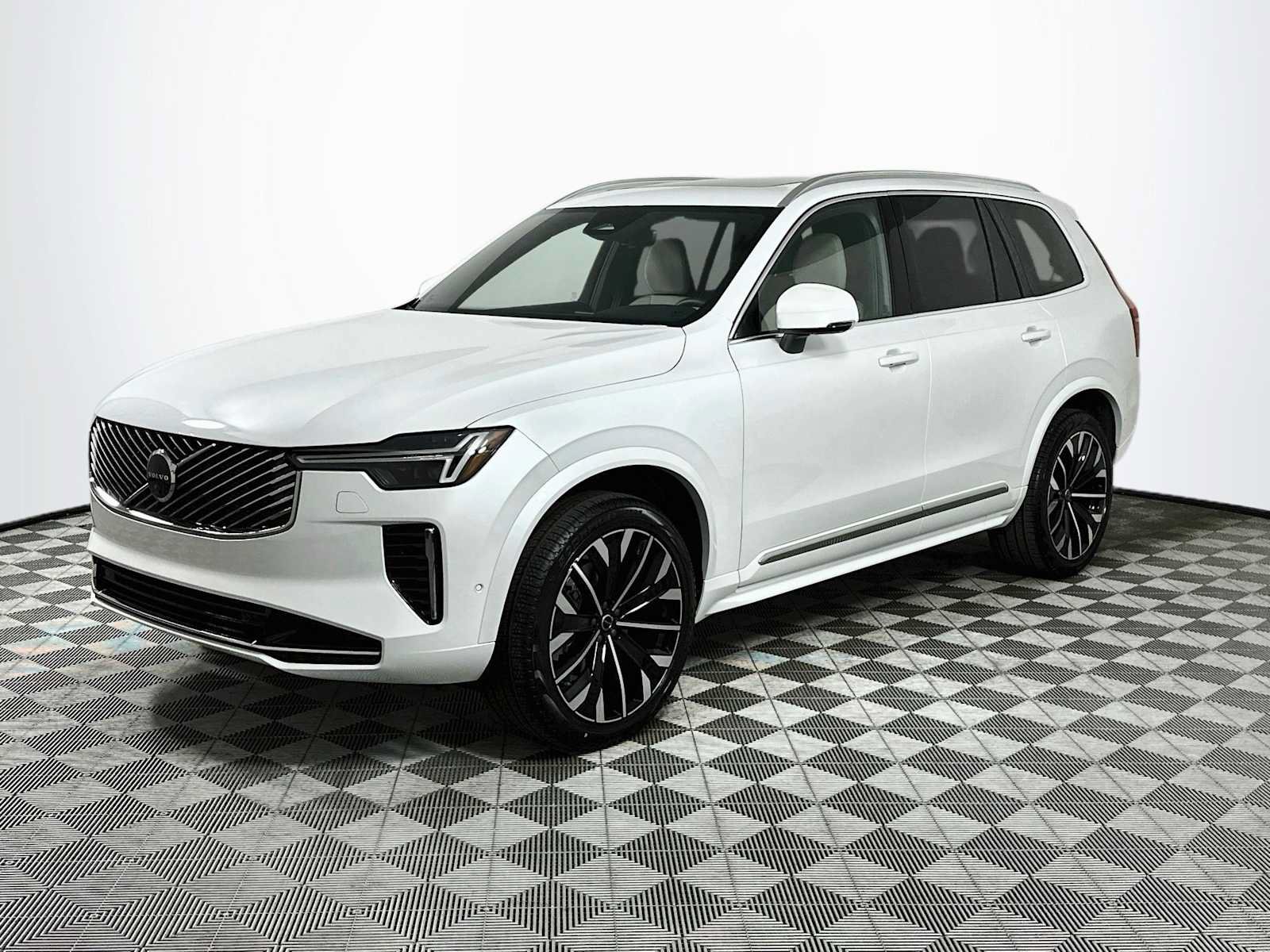 New 2026 Volvo XC90 B6 Plus w/ Protection Package AWD/4WD image 3