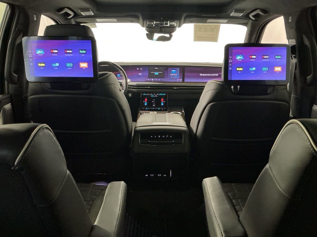 Used 2025 Cadillac Escalade Sport Platinum w/ LPO, ONYX Package image 28
