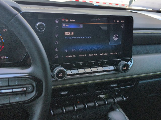 Used 2024 Chevrolet Colorado ZR2 w/ Technology Package AWD/4WD image 15