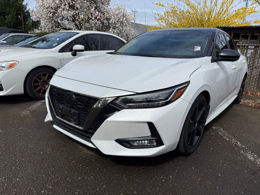 Used 2022 Nissan Sentra SR w/ SR Premium Package image 2