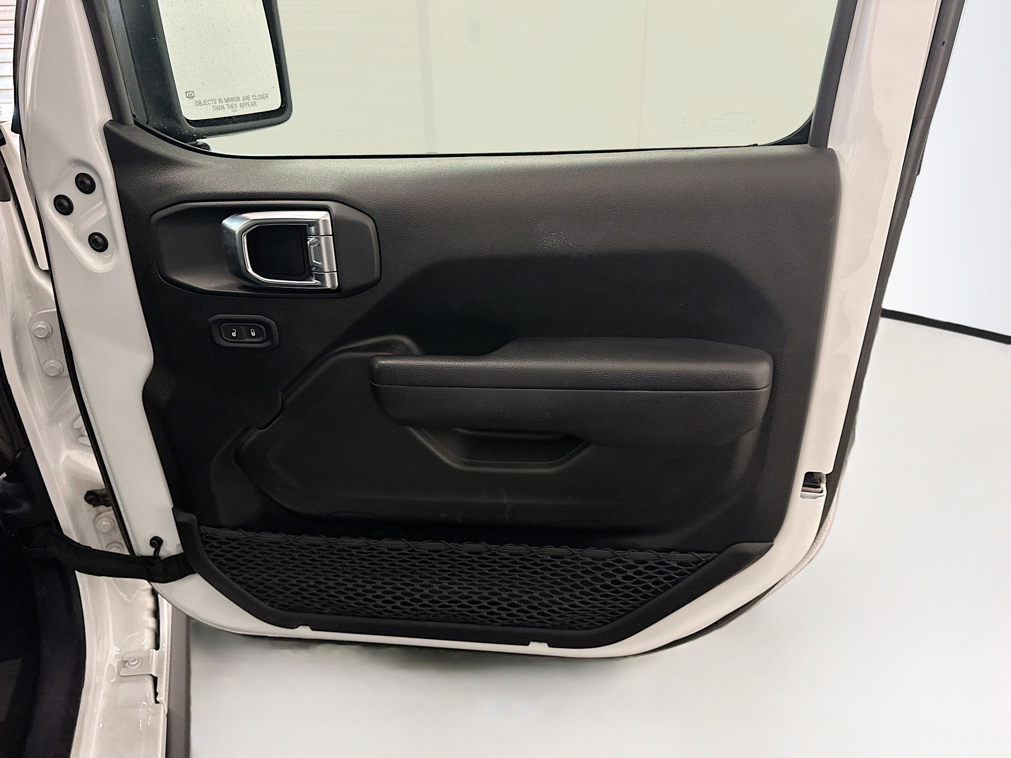 Used 2025 Jeep Wrangler Unlimited Rubicon image 32