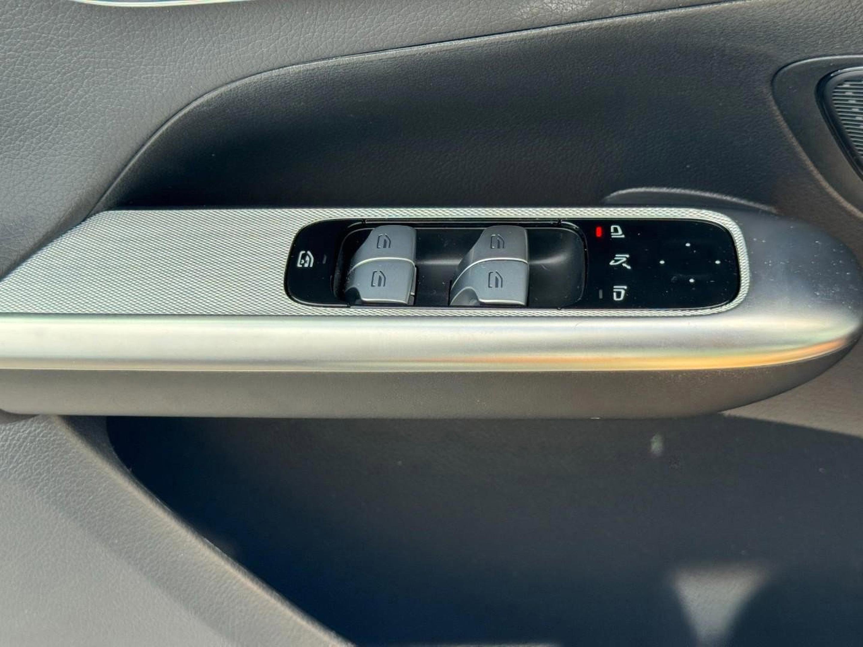 Certified 2025 Mercedes-Benz GLC 350e 4MATIC image 23