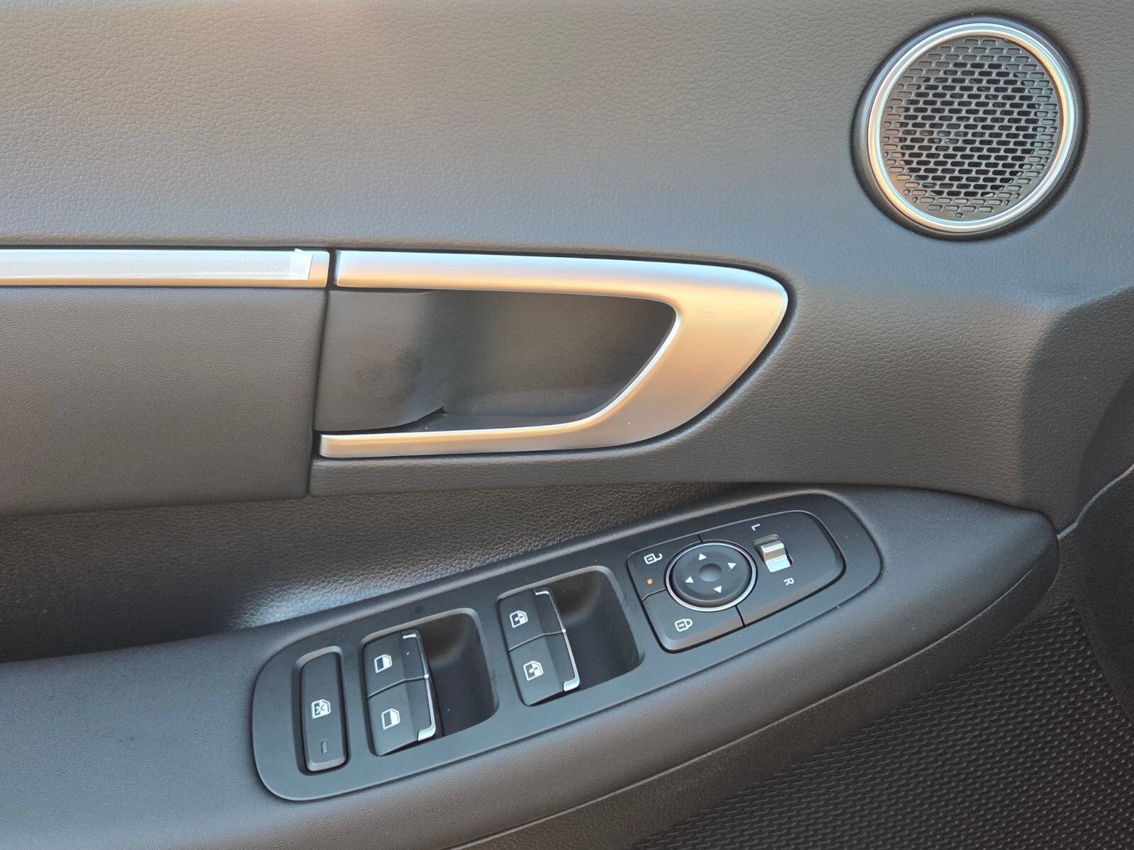 New 2026 Hyundai Sonata SEL FWD image 29