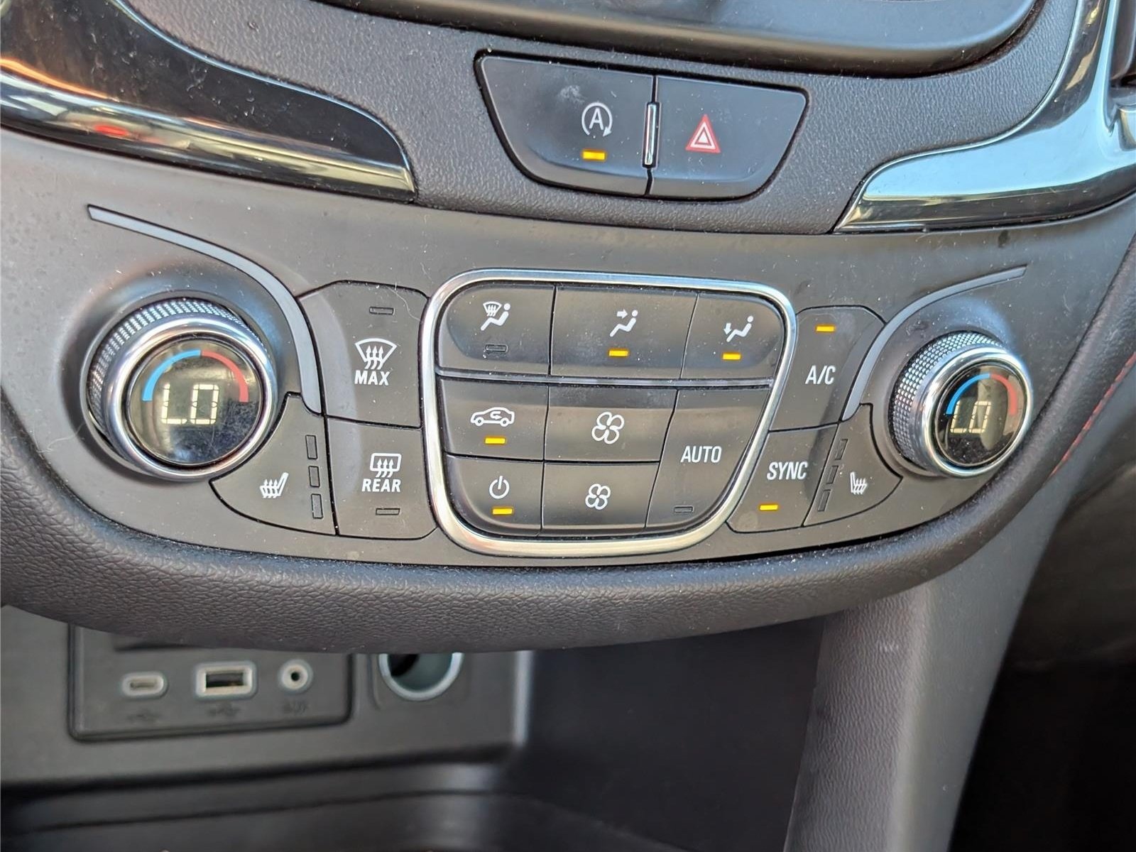 Used 2023 Chevrolet Equinox RS AWD/4WD image 26