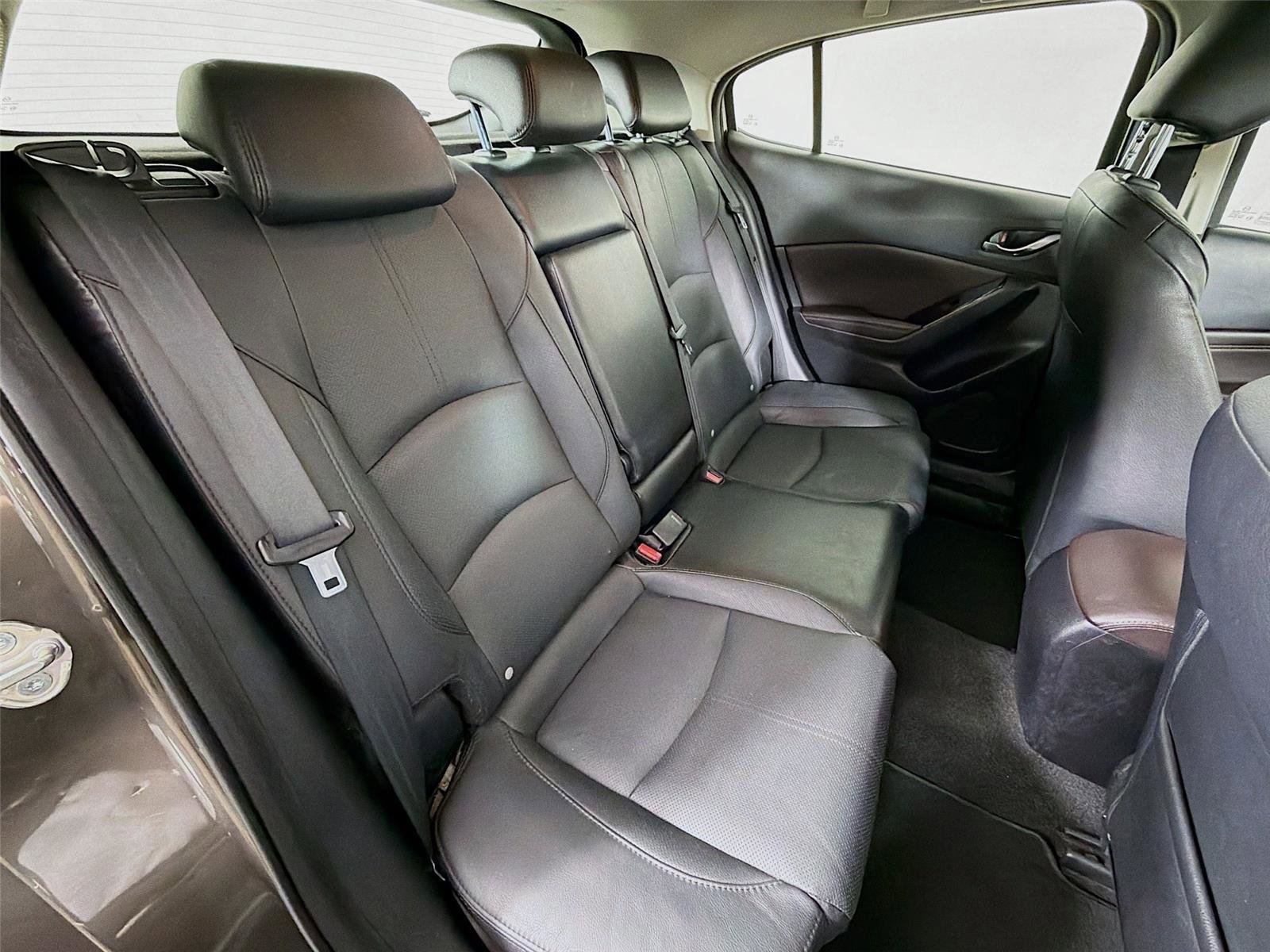 Used 2017 MAZDA MAZDA3 Grand Touring image 27