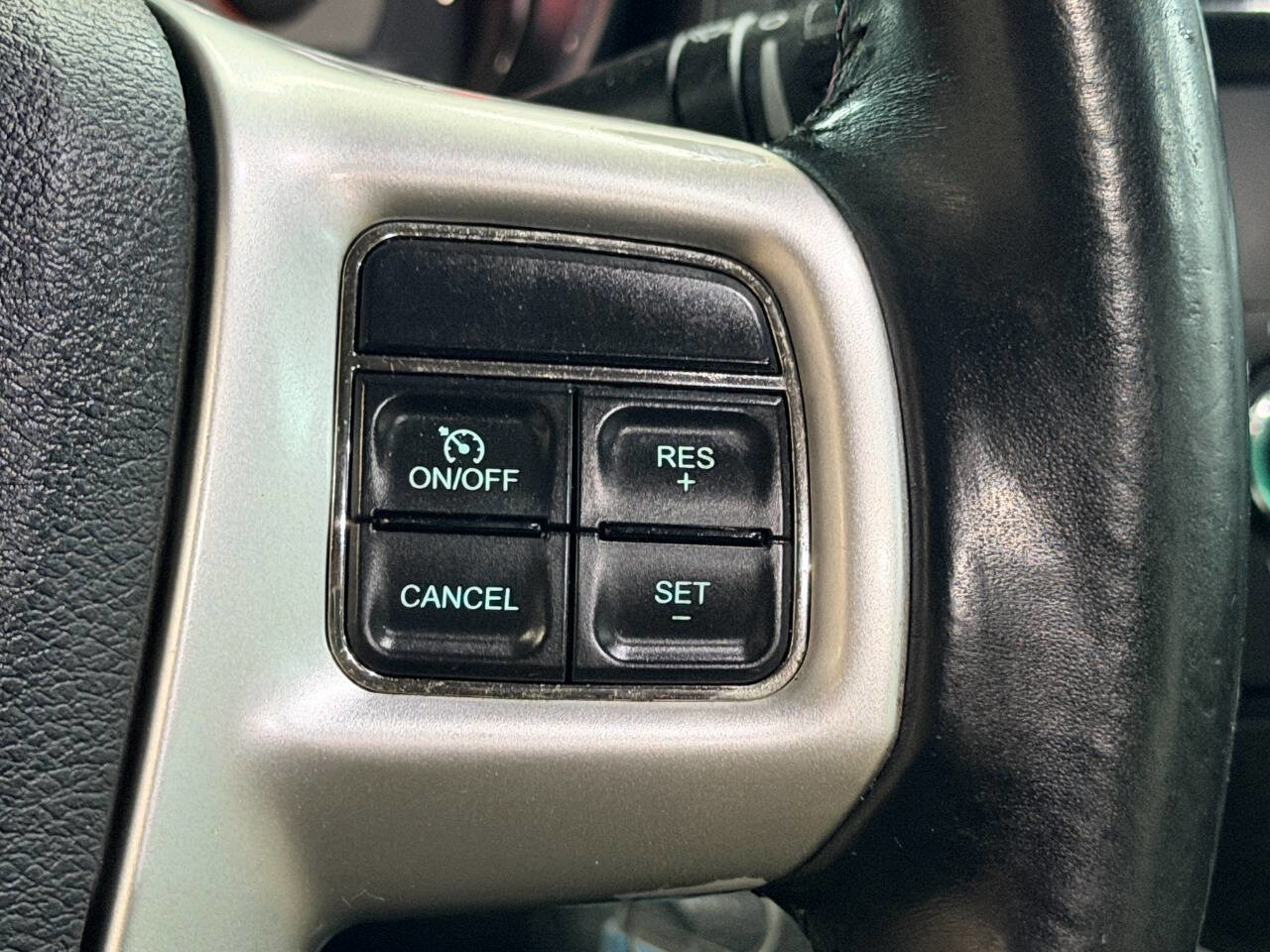 Used 2013 Chrysler 200 Touring image 27