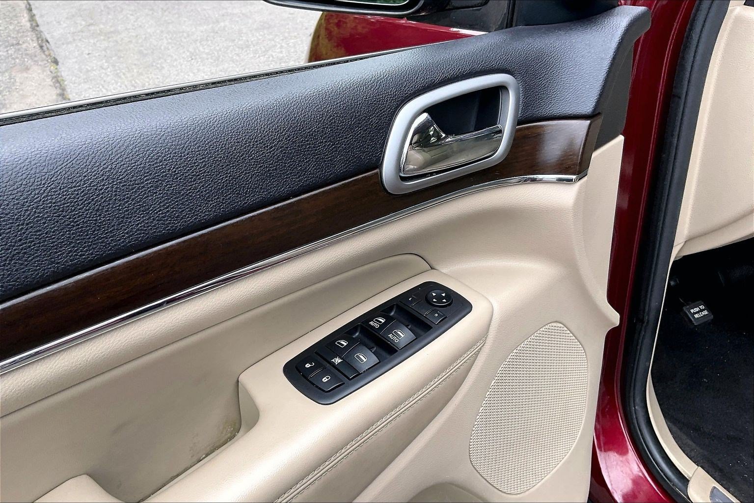 Used 2018 Jeep Grand Cherokee Limited AWD/4WD image 32