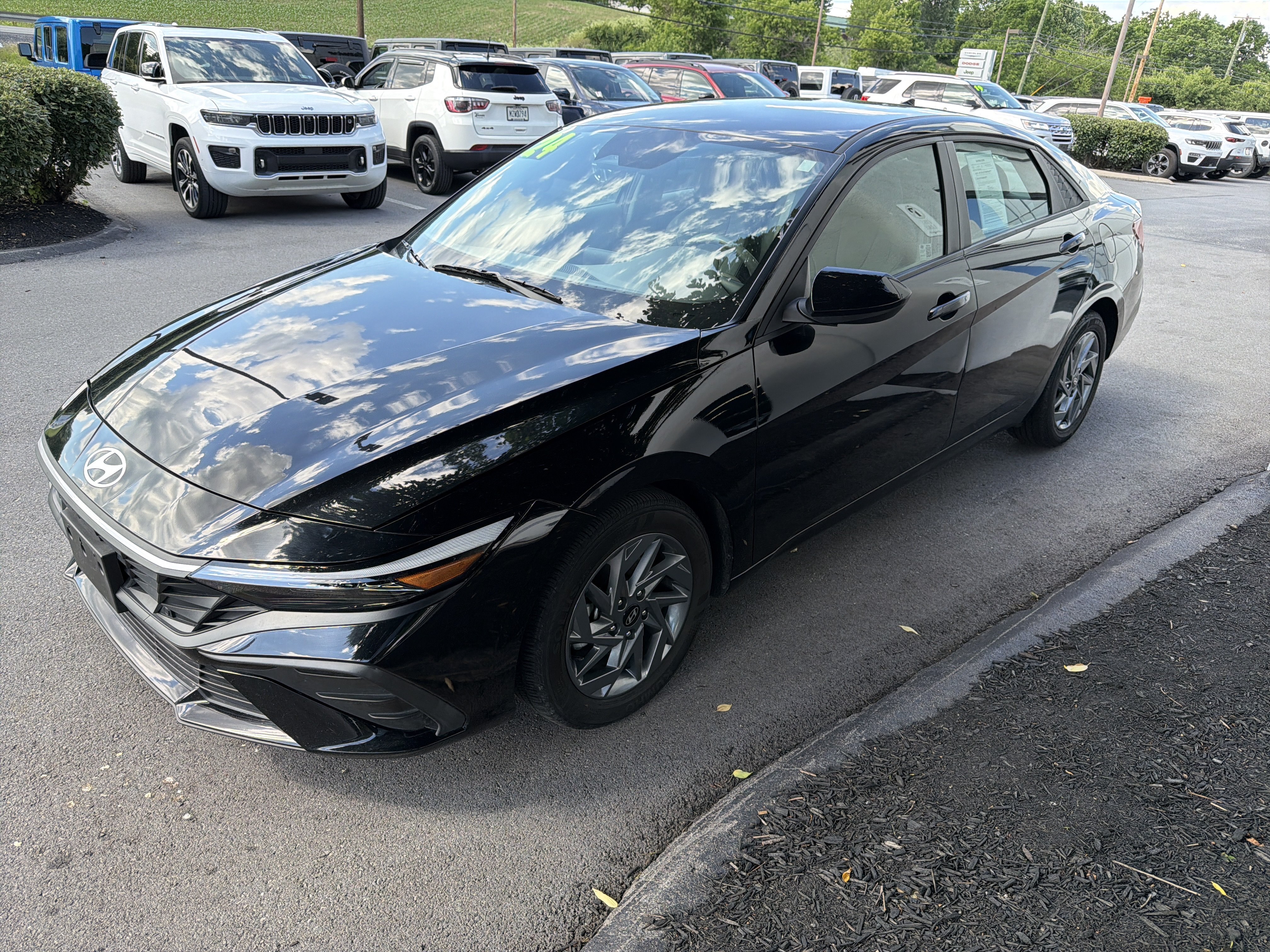 Used 2024 Hyundai Elantra SEL FWD video 2