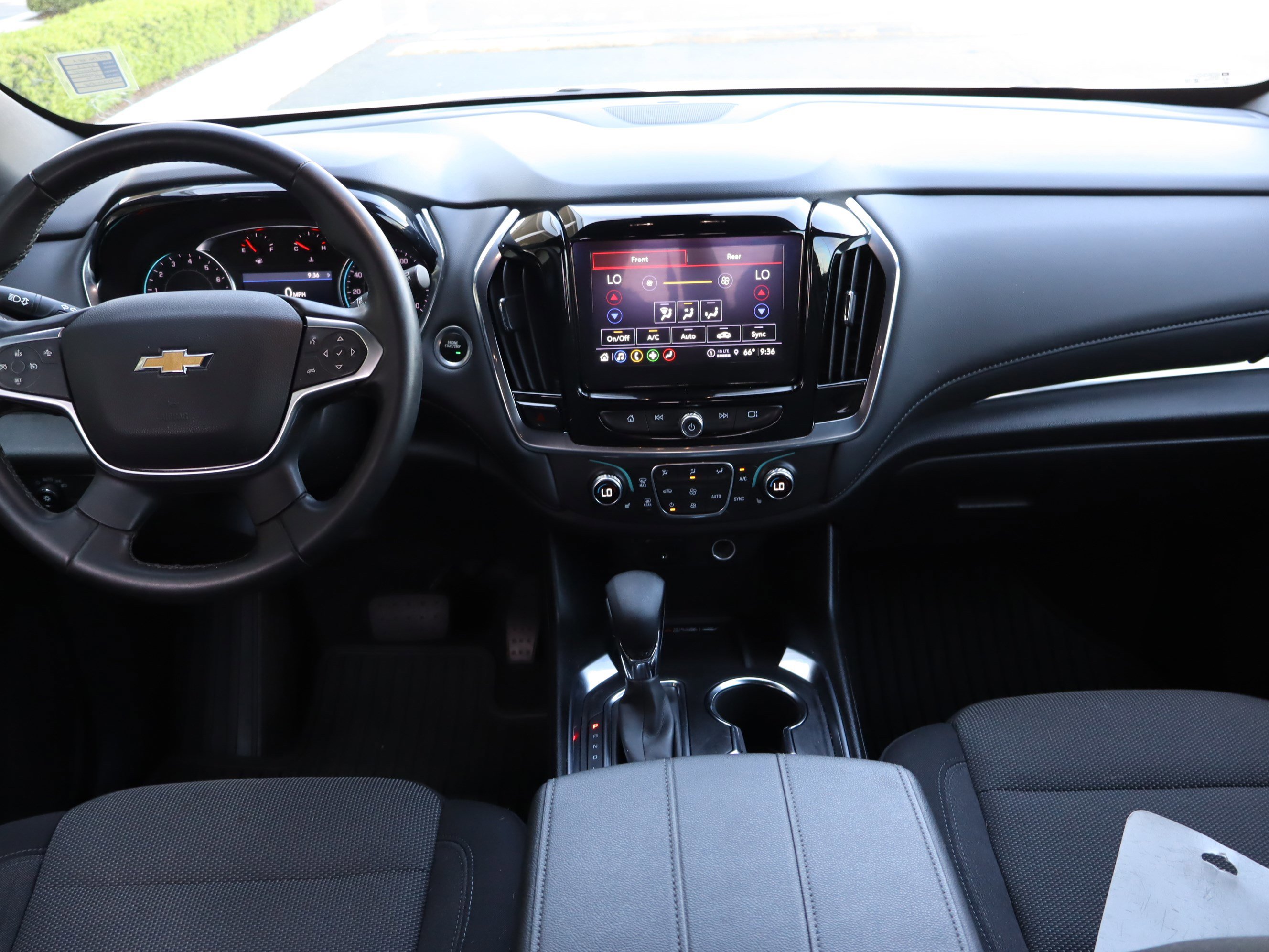 Used 2023 Chevrolet Traverse LT FWD image 14