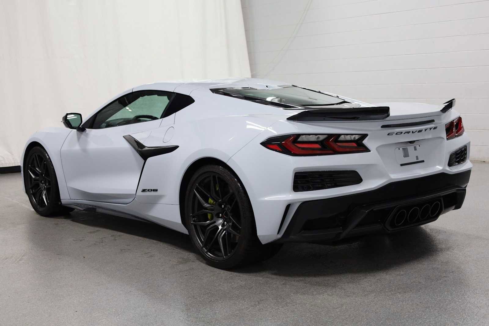 Used 2024 Chevrolet Corvette Z06 image 3