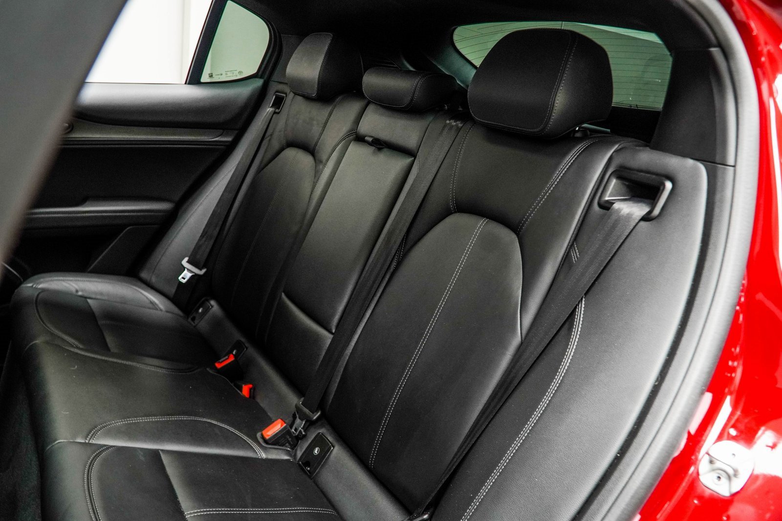 Used 2022 Alfa Romeo Stelvio Ti image 36