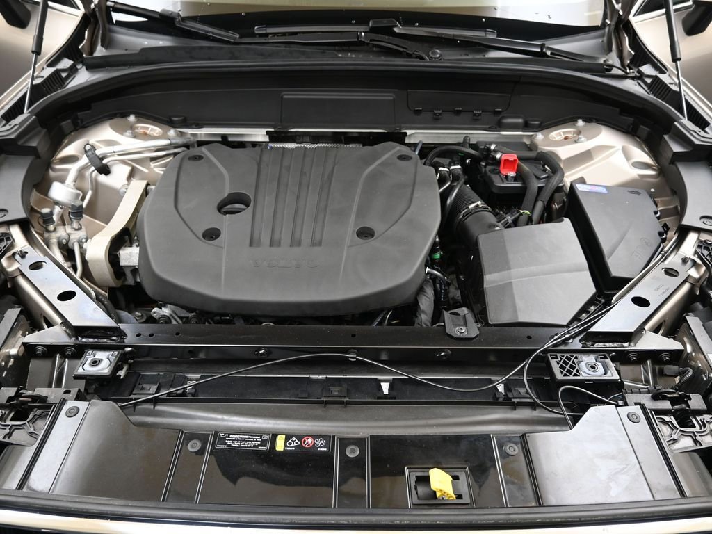 Certified 2023 Volvo XC60 B5 Core image 9