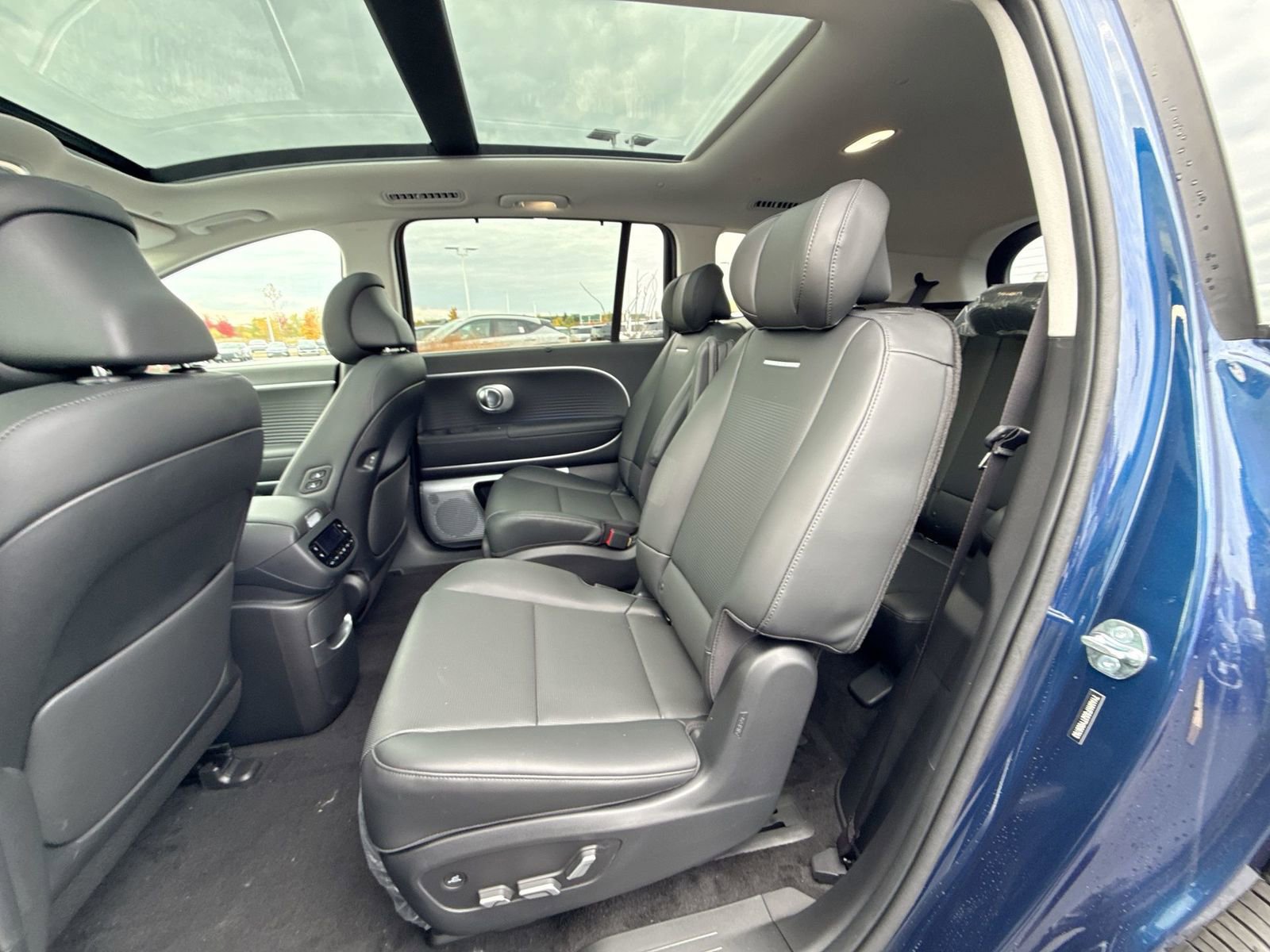 New 2026 Hyundai Ioniq 9 Limited image 25