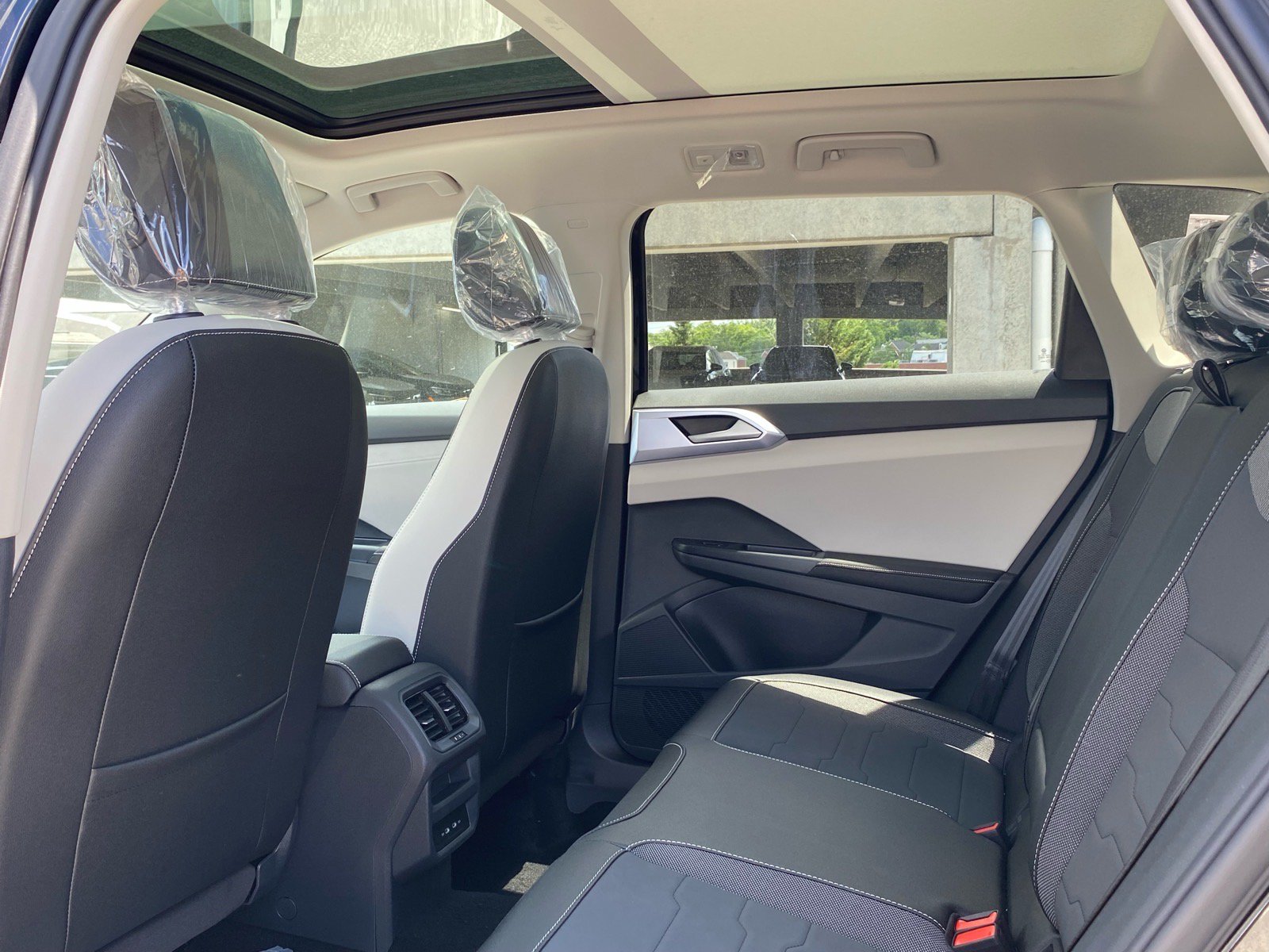 New 2026 Volkswagen Taos SE AWD/4WD image 12