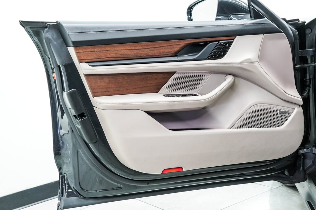 Used 2020 Porsche Taycan 4S image 39