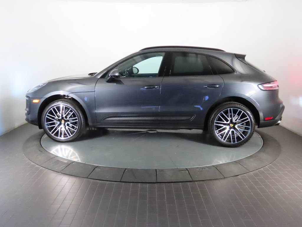 Certified 2026 Porsche Macan AWD/4WD image 2