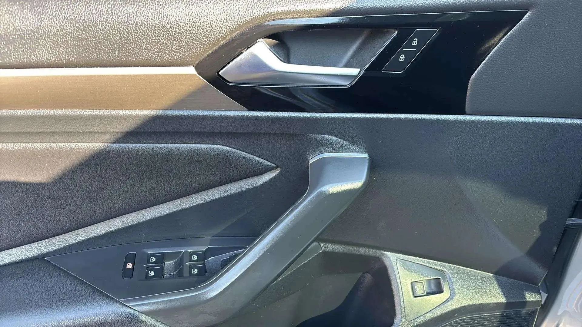 Used 2020 Volkswagen Jetta SEL Premium image 10