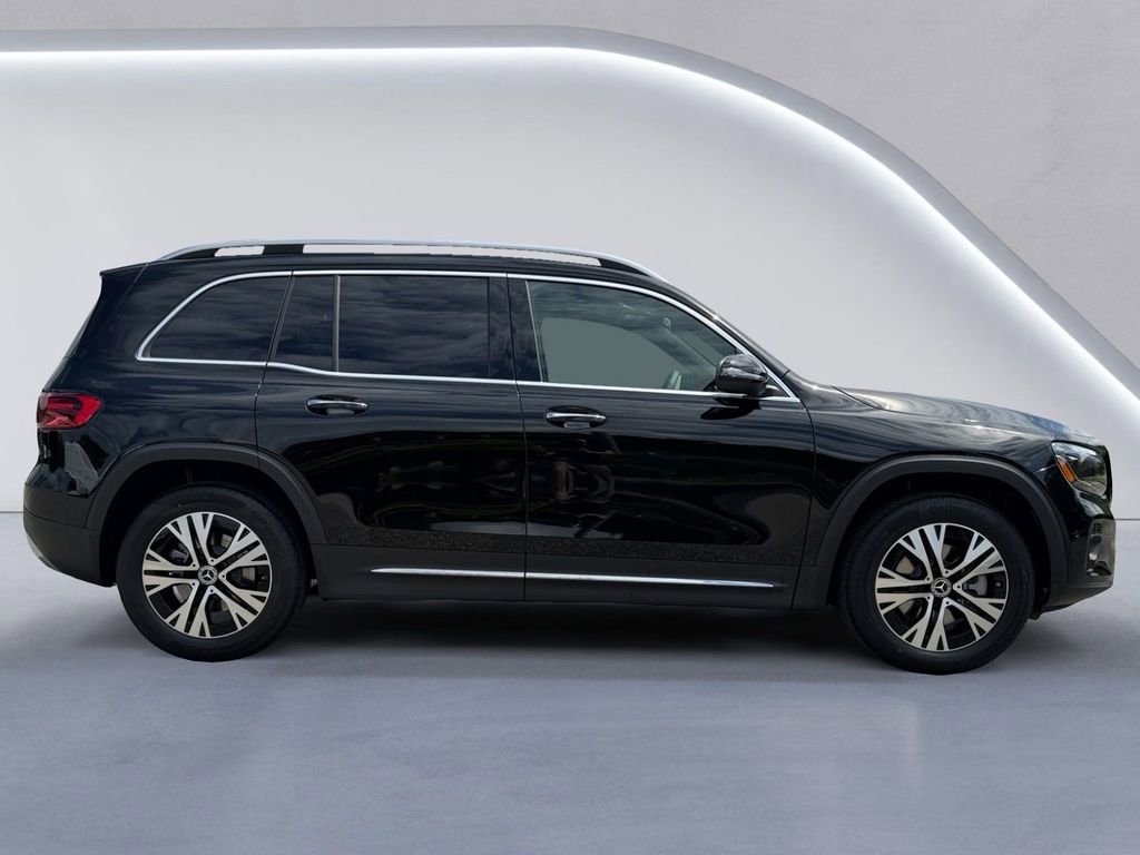 New 2025 Mercedes-Benz GLB 250 4MATIC image 3