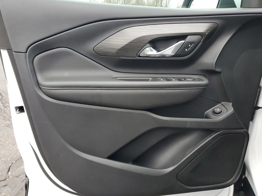 Used 2022 GMC Terrain SLE w/ Driver Convenience Package image 11