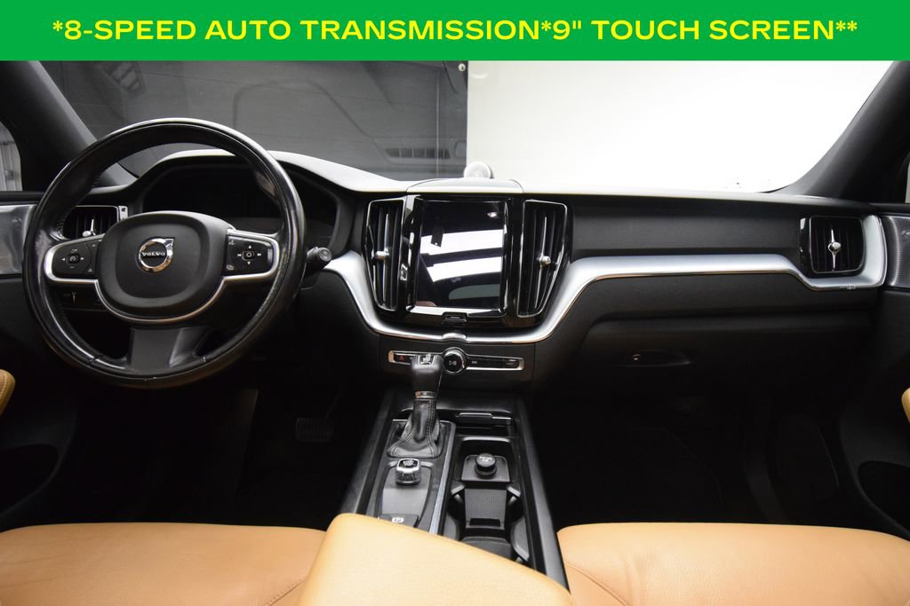 Used 2018 Volvo XC60 T5 Momentum w/ Vision Package AWD/4WD image 4
