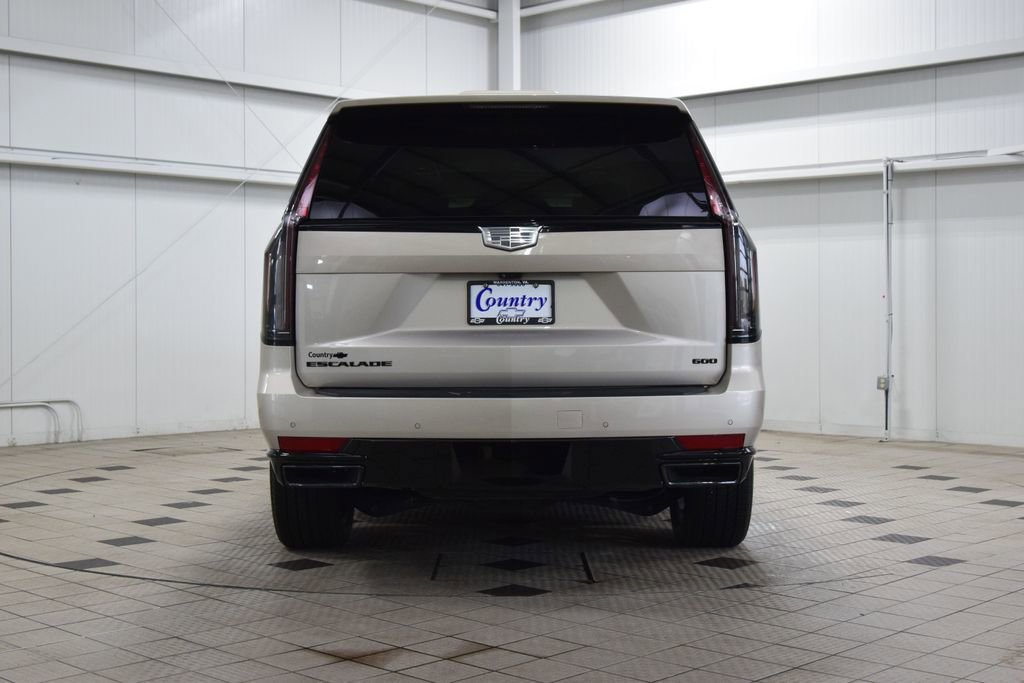 Used 2024 Cadillac Escalade ESV Sport Platinum w/ LPO, ONYX Package AWD/4WD image 7