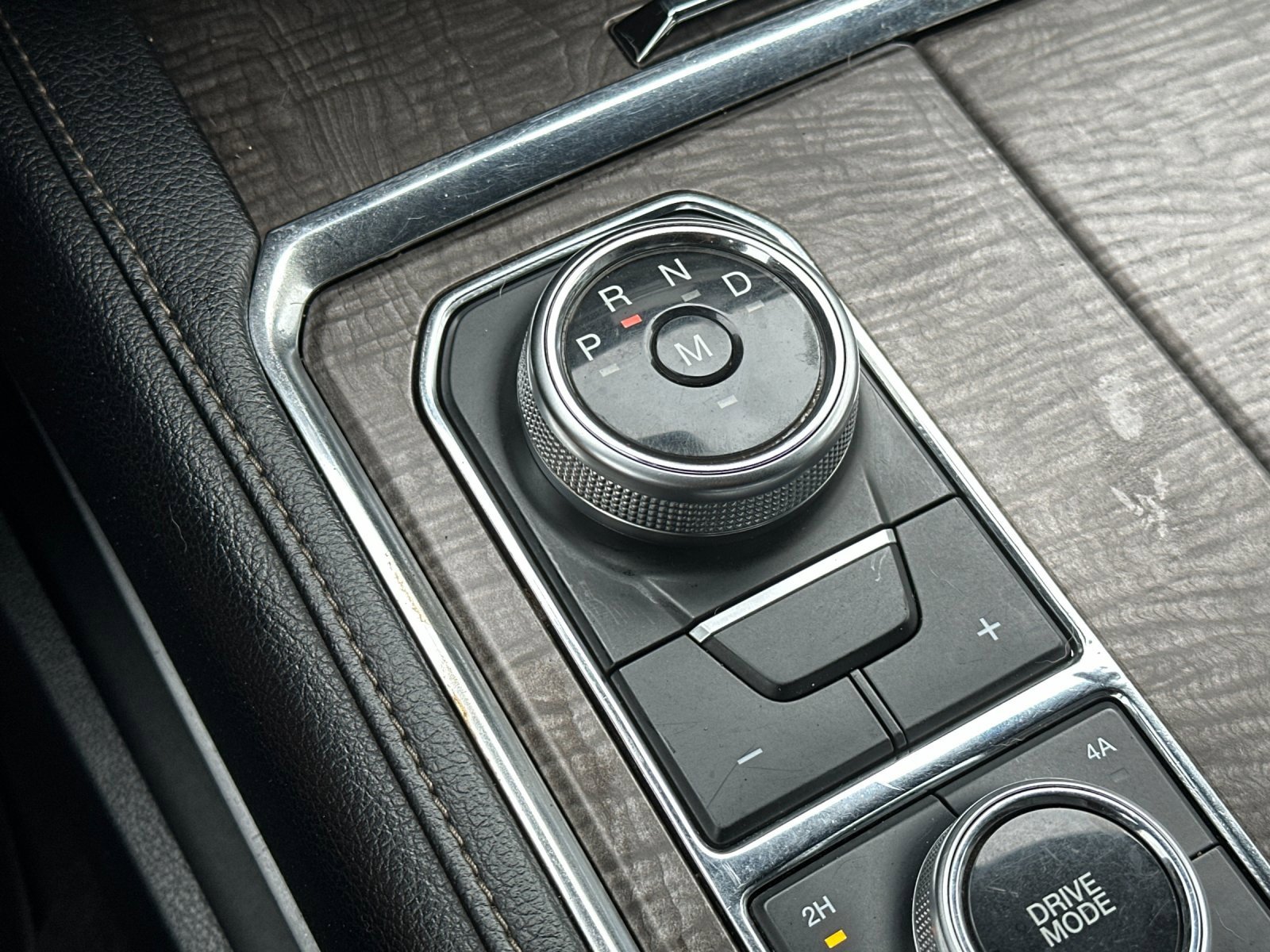 Used 2020 Ford Expedition Limited image 23