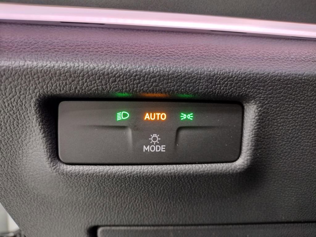 New 2026 Volkswagen Tiguan SE image 26