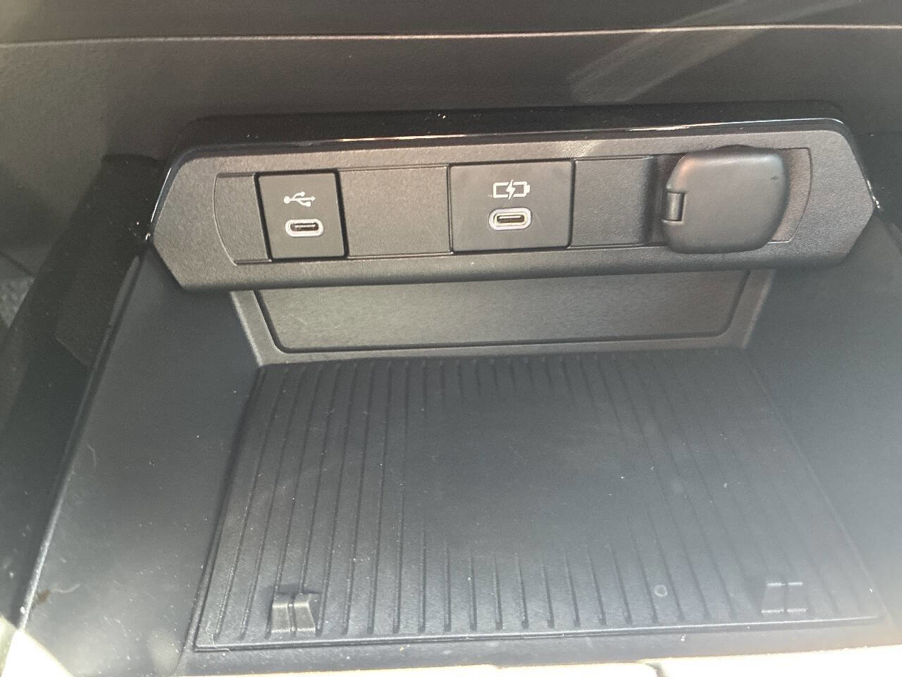 Used 2023 Toyota Prius Prime FWD image 17