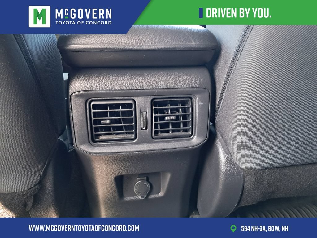 Used 2021 Toyota RAV4 LE AWD/4WD image 18