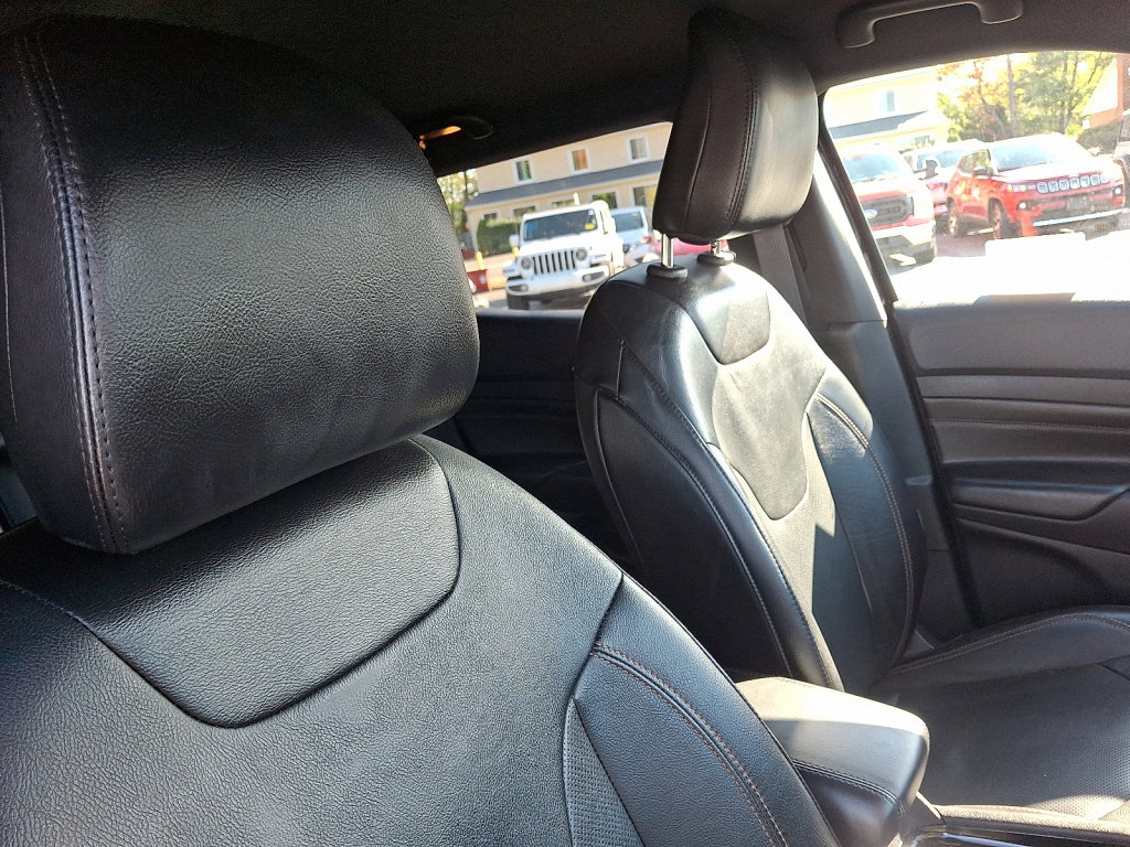 Certified 2023 Jeep Compass Limited image 13