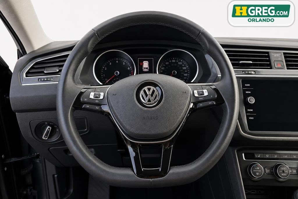 Used 2020 Volkswagen Tiguan SE FWD image 11