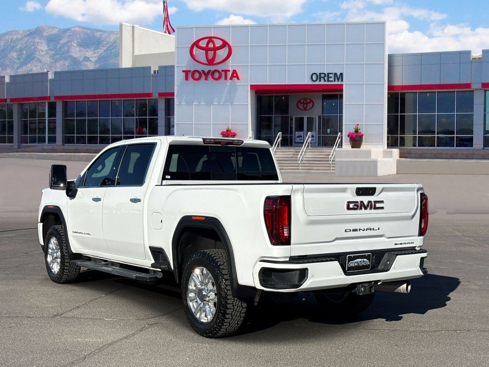 Used 2022 GMC Sierra 3500 Denali AWD/4WD image 5