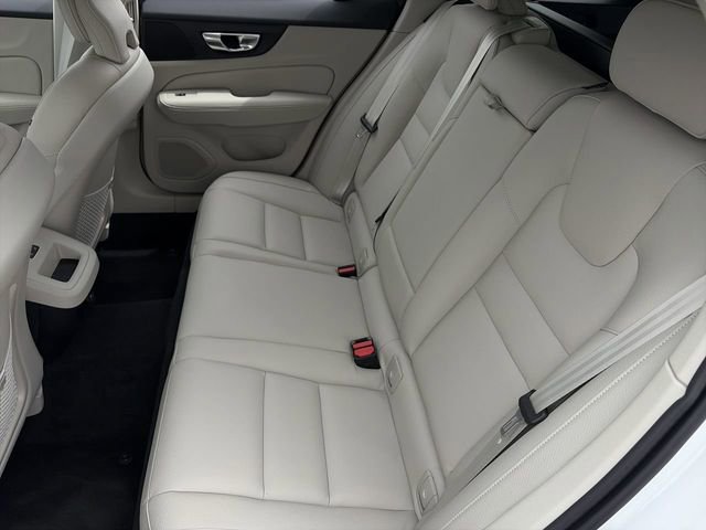 New 2026 Volvo V60 B5 Cross Country Plus w/ Climate Package AWD/4WD image 18