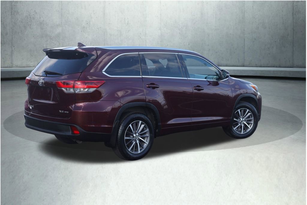 Used 2018 Toyota Highlander XLE image 15
