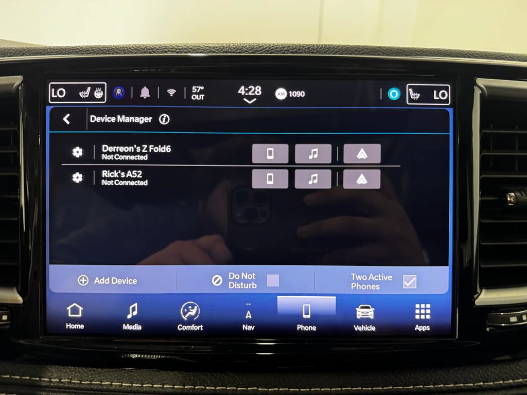 Used 2024 Chrysler Pacifica Limited FWD image 30