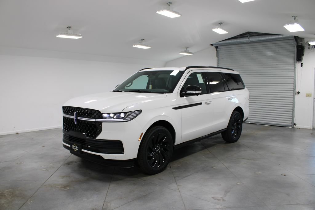 New 2026 Lincoln Navigator Reserve w/ Jet Appearance Package video 3