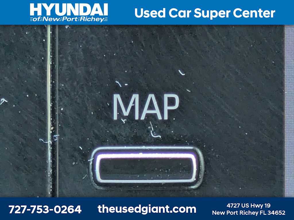 Used 2020 Toyota Highlander XLE FWD image 29