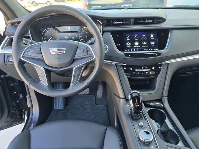 New 2025 Cadillac XT5 Luxury image 21
