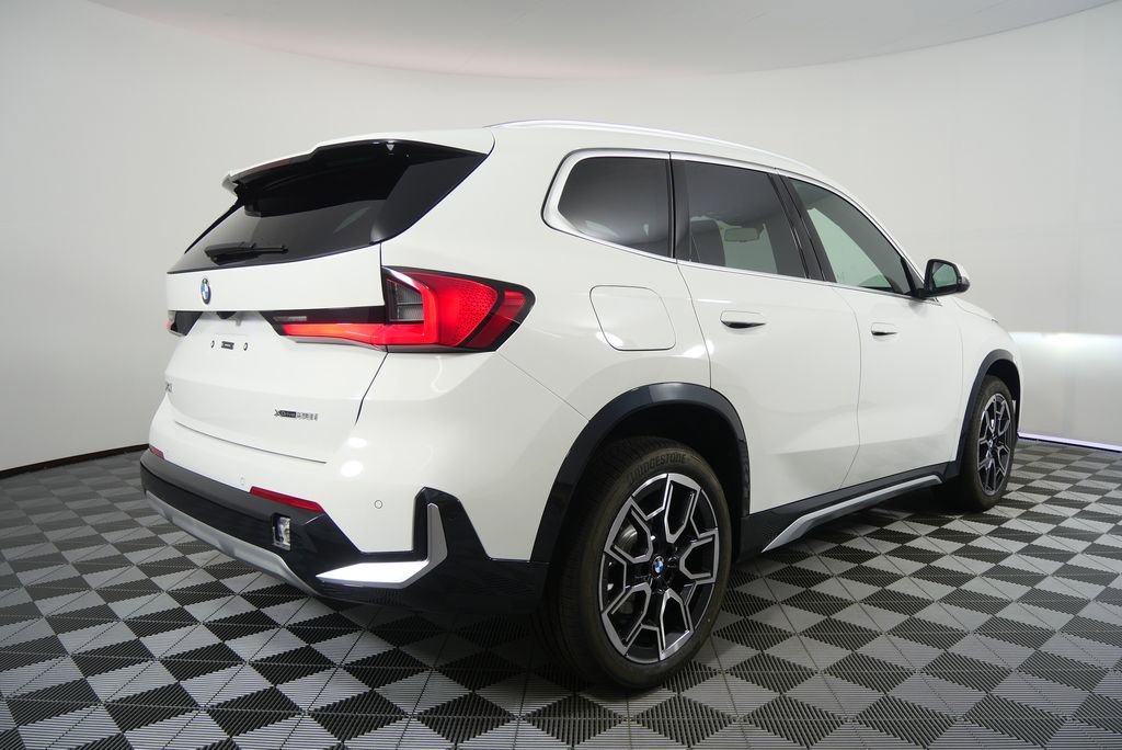 Used 2026 BMW X1 xDrive28i image 3