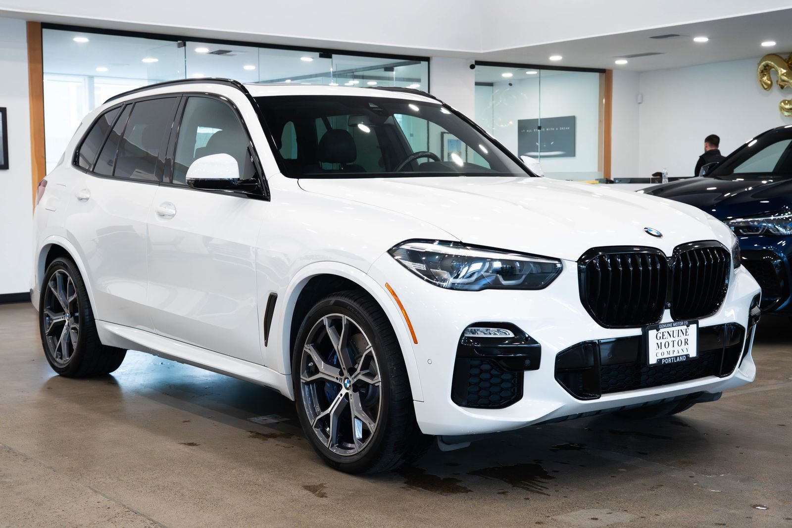 Used 2021 BMW X5 xDrive45e w/ M Sport Package image 3