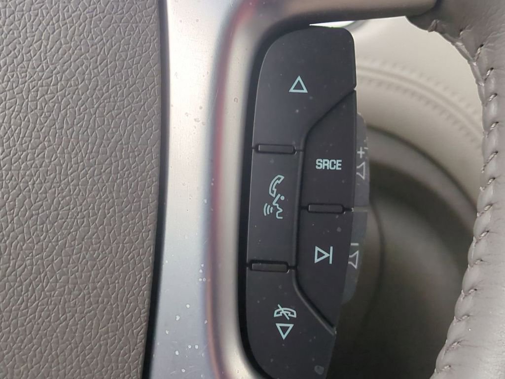 Used 2017 Chevrolet Traverse LT image 16