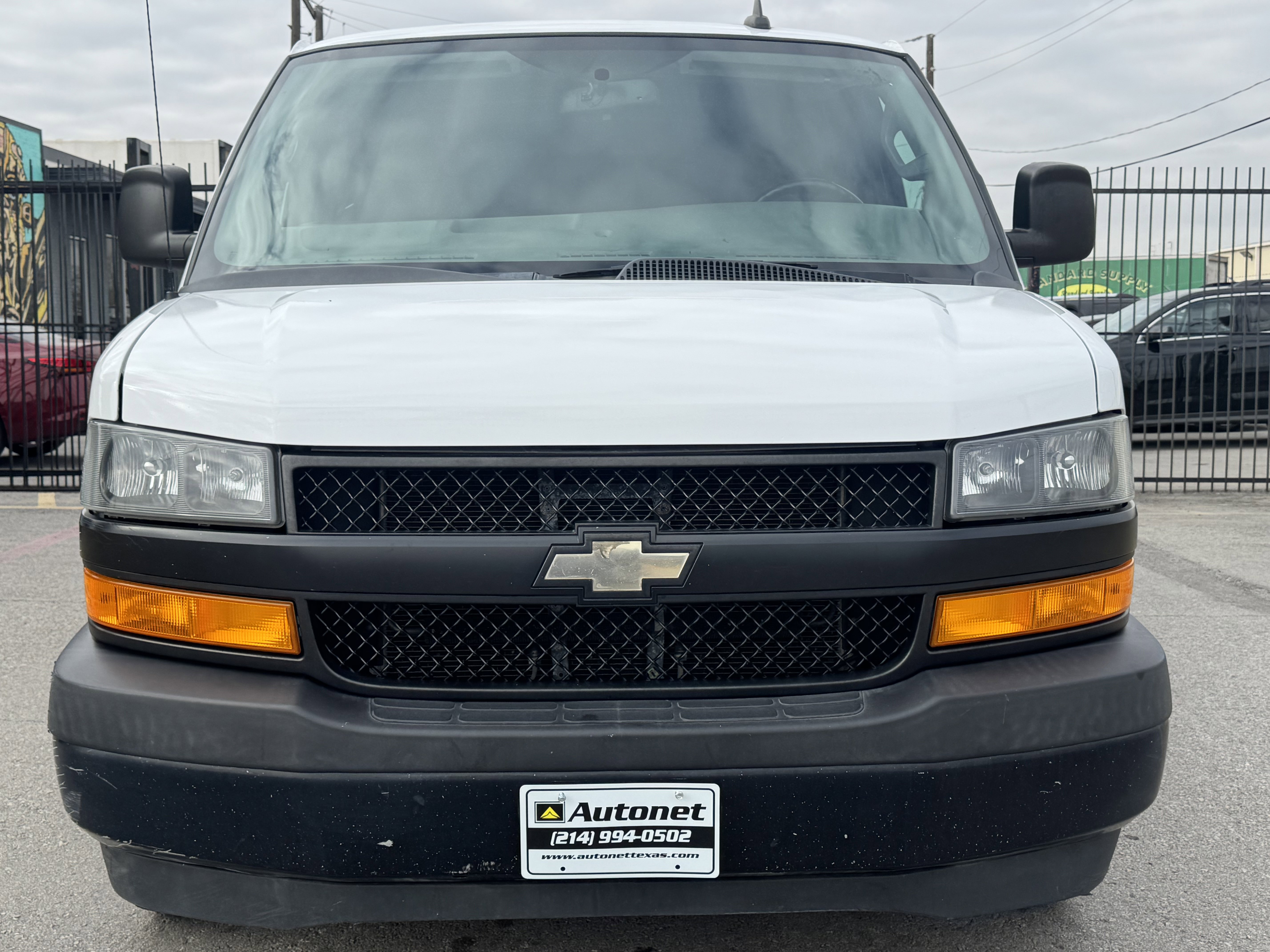 Used 2019 Chevrolet Express 2500 w/ Enhanced Convenience Package image 6