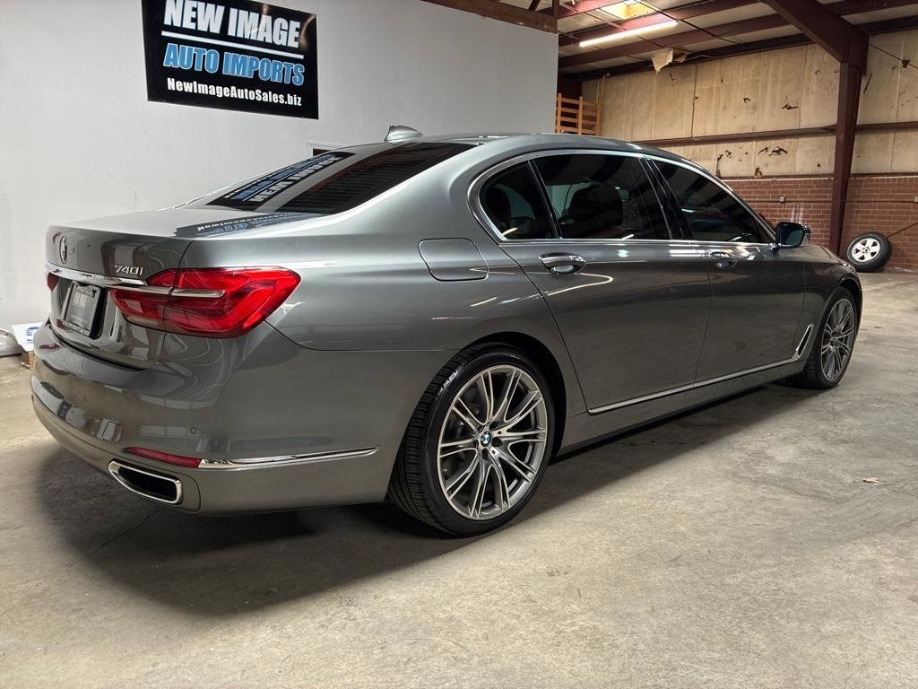 Used 2019 BMW 740i w/ Executive Package RWD image 5
