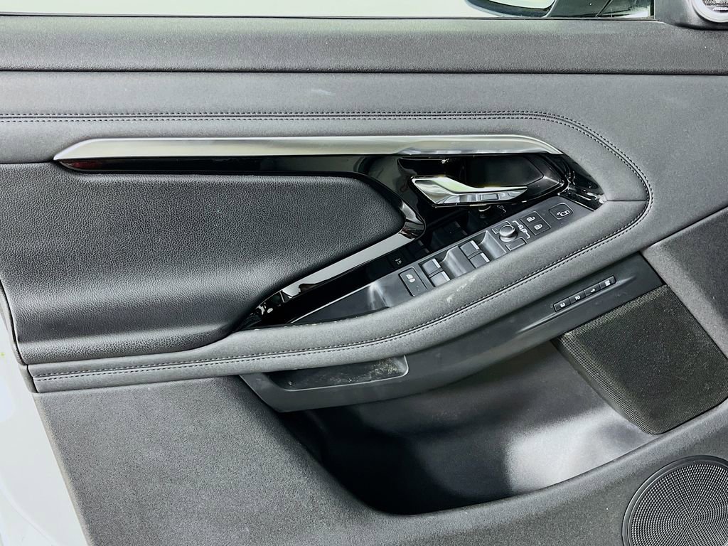 Used 2021 Land Rover Range Rover Evoque R-Dynamic SE image 27