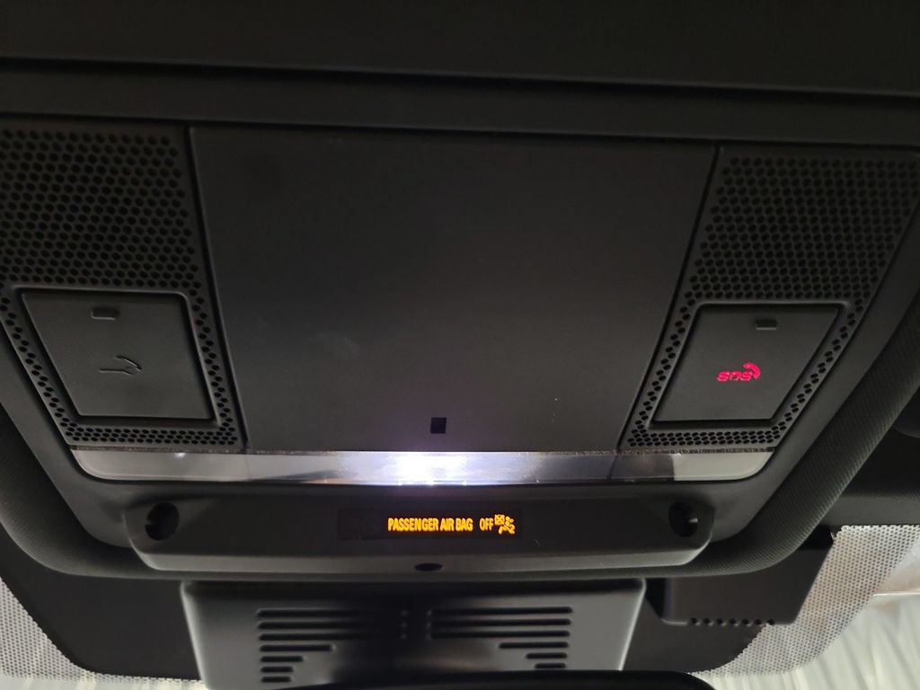 Used 2019 Land Rover Discovery Sport SE AWD/4WD image 23