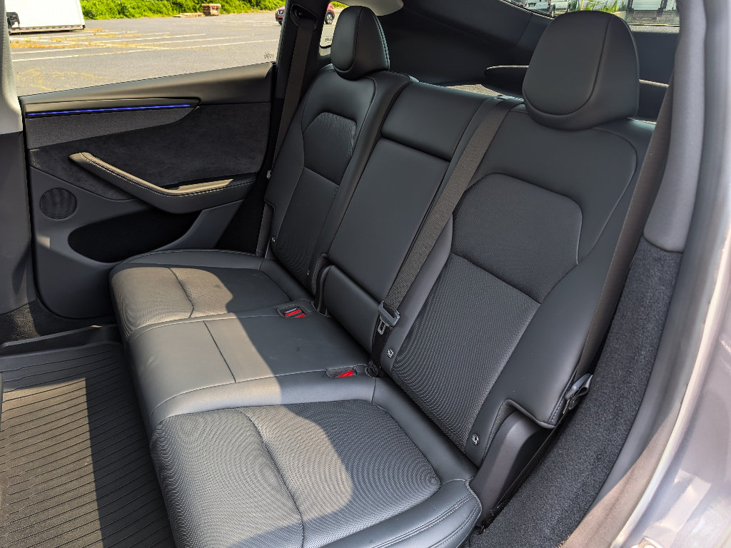 Used 2026 Tesla Model Y Long Range AWD/4WD image 18