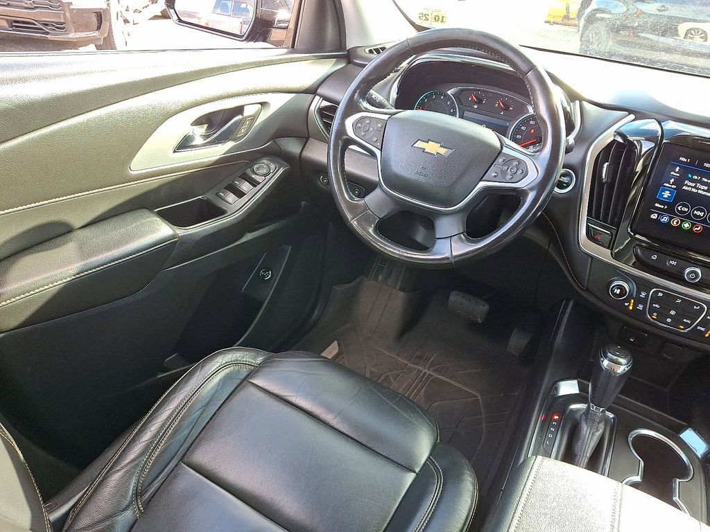 Used 2020 Chevrolet Traverse LT w/ Driver Confidence II Package image 15