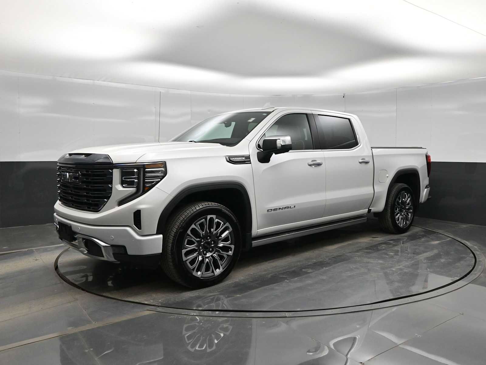 Used 2024 GMC Sierra 1500 Denali Ultimate image 4